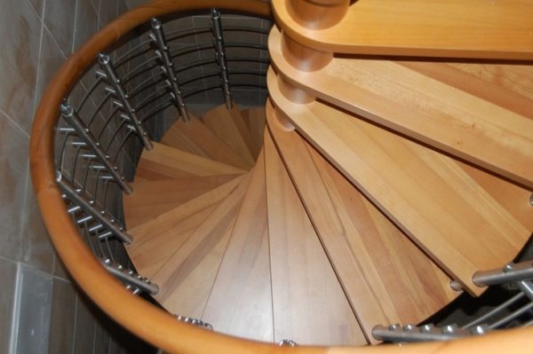 Features of design of spiral staircases