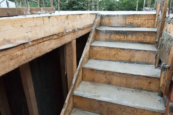 how to make formwork for concrete stairs